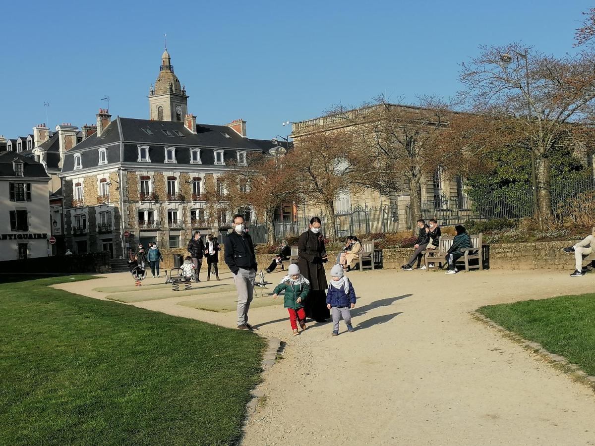 Vannes Au Calme Quartier Port Luaran gambar